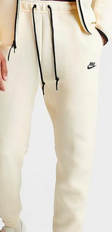 MEN'S NIKE SPORTSWEAR TECH FLEECE JOGGER PANTS Coconut milk