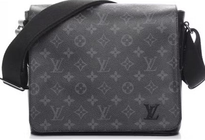 Louis Vuitton District
PM Monogram Eclipse