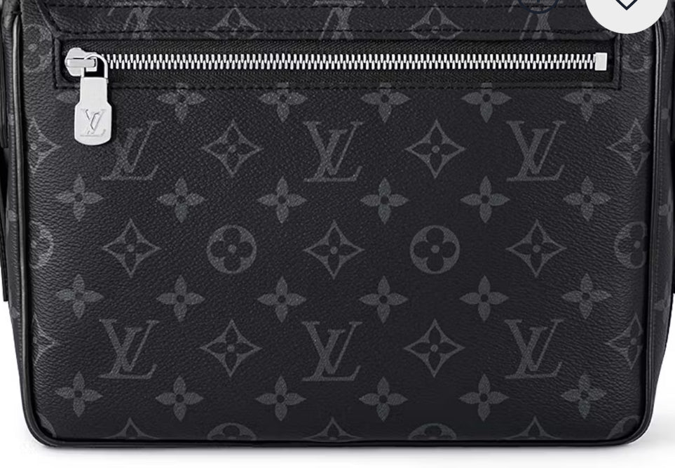 Louis Vuitton District
PM Monogram Eclipse