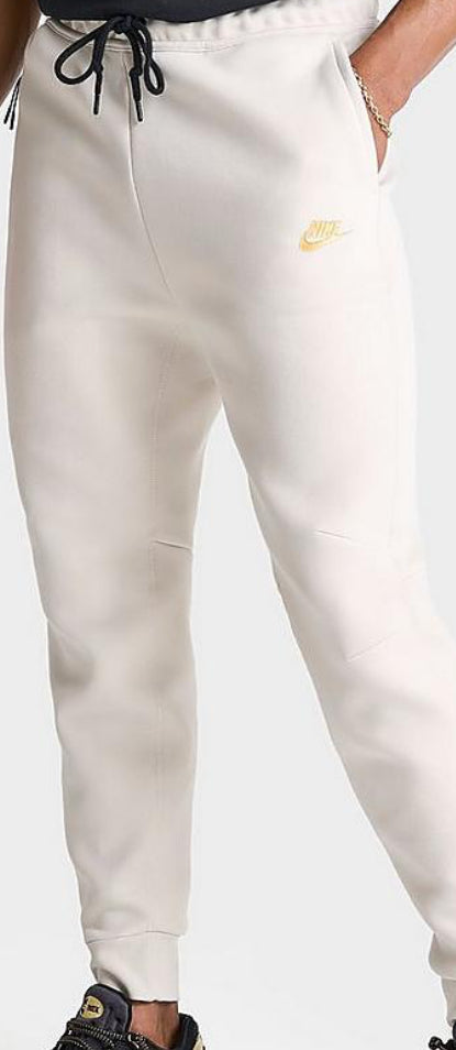 MEN'S NIKE SPORTSWEAR TECH FLEECE JOGGER PANTS Orewood/Grey creme