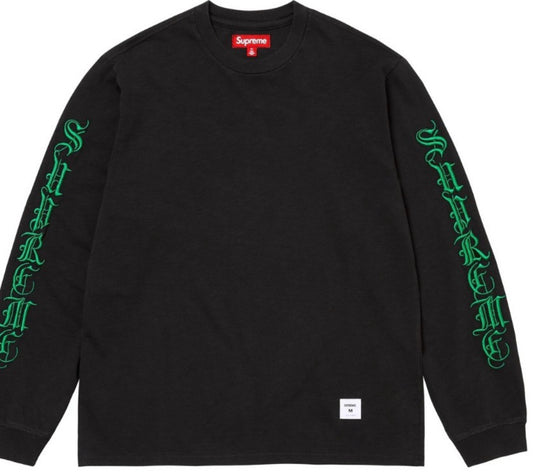 BLACK/GREEN SUPREME FW24 OLD ENGLISH LS TEE