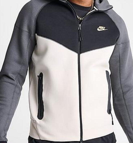 MEN'S NIKE TECH FLEECE WINDRUNNER FULL-ZIP HOODIE
Light Orewood/ Grey