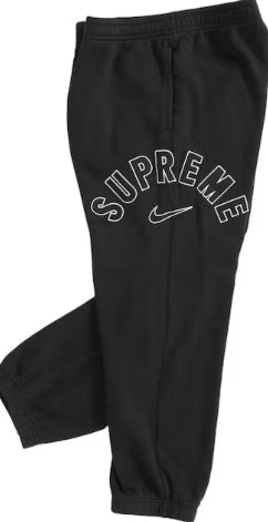 Supreme Nike Arc Sweatpant
Black